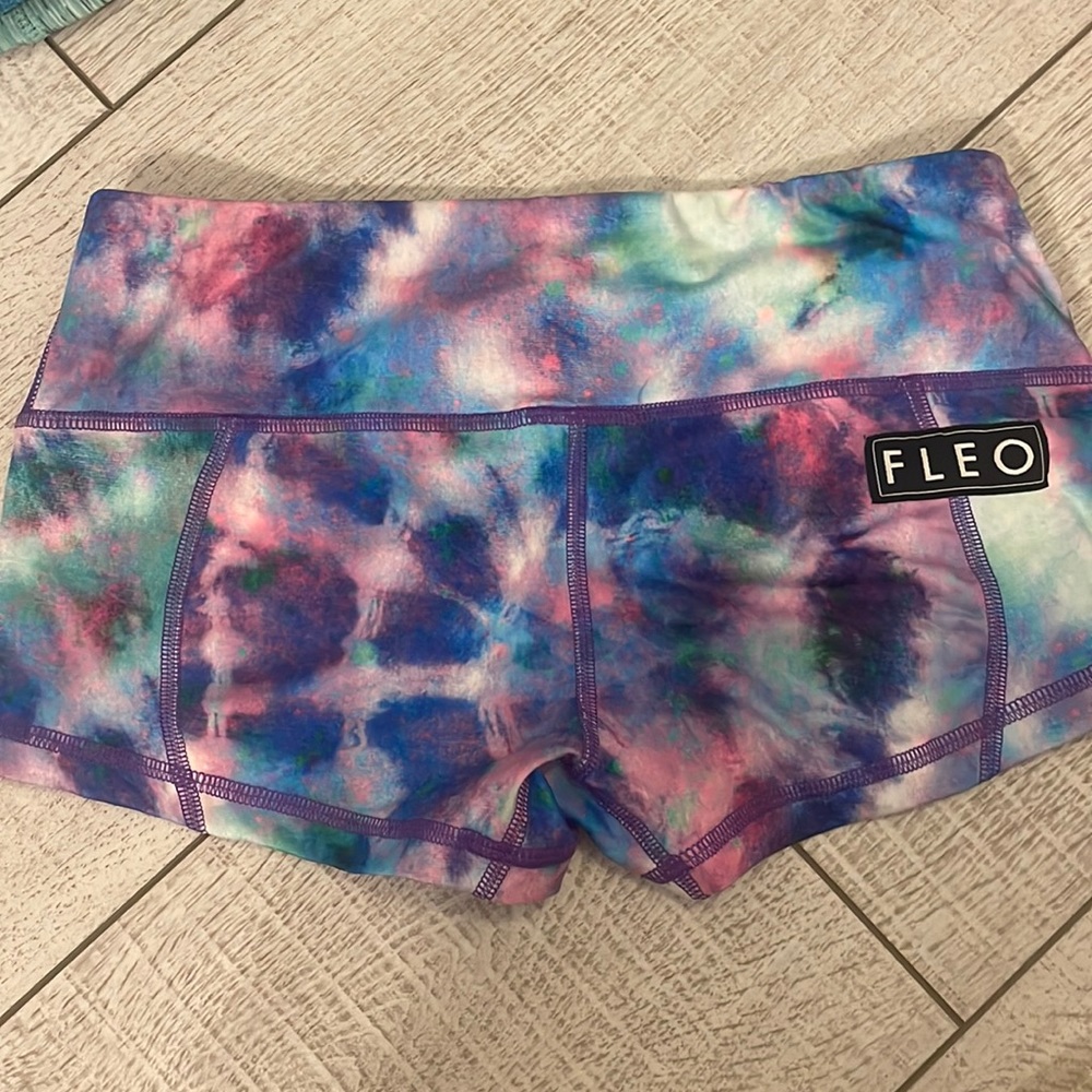 FLEO tie dye